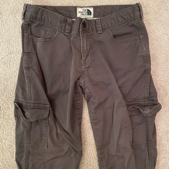 The North Face Slim Gray Cargo Pants Women’s Size 4 - Picture 3 of 8